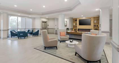 Comfort Suites