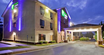Holiday Inn Express & Suites Buford NE - Lake Lanier by IHG