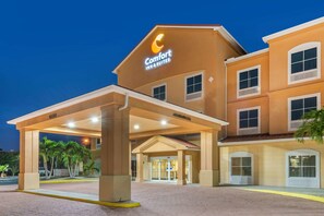 Exterior - Comfort Inn & Suites Fort Myers Airport (Fort Myers)