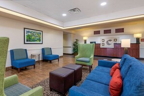 Lobby - Comfort Inn & Suites Fort Myers Airport (Fort Myers)