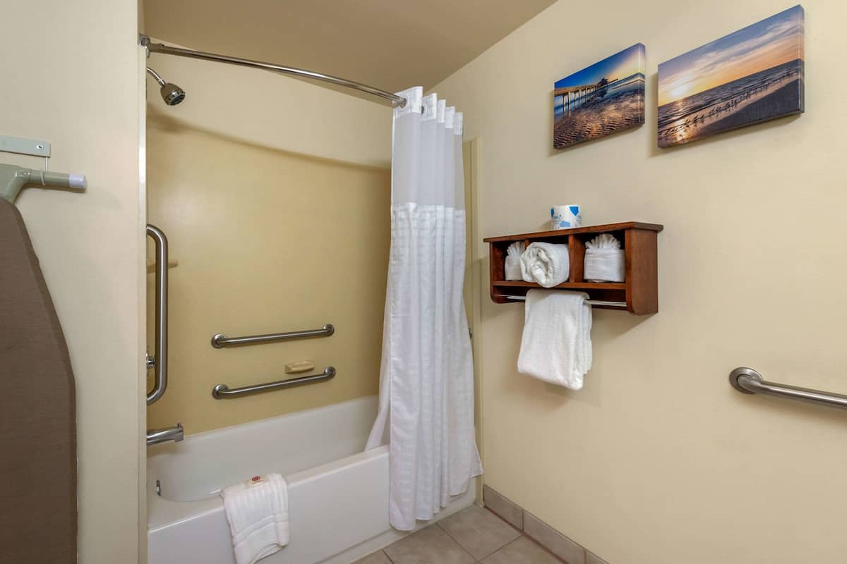 Combined shower/tub, deep soaking tub, free toiletries, hair dryer