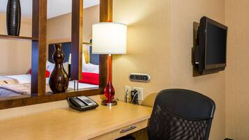 Business Suite, Non Smoking | 1 bedroom, premium bedding, down comforters, desk