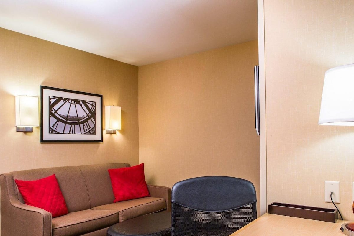 1 bedroom, premium bedding, down duvets, desk