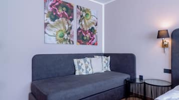 Kahden hengen huone | Kannettavalle tietokoneelle sopiva työtila, pimennysverhot, äänieristys