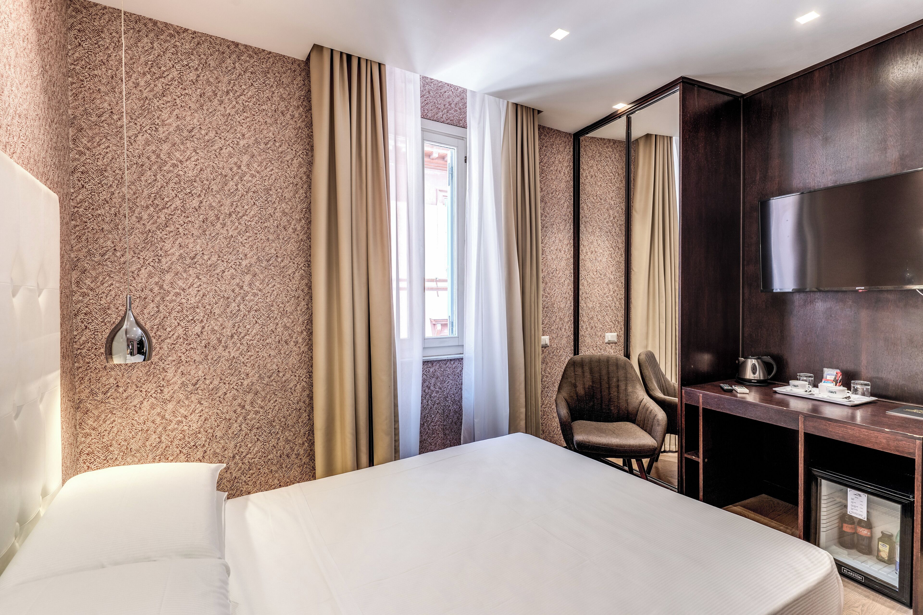 basic double room | 1 bedroom, premium bedding, minibar, in-room safe