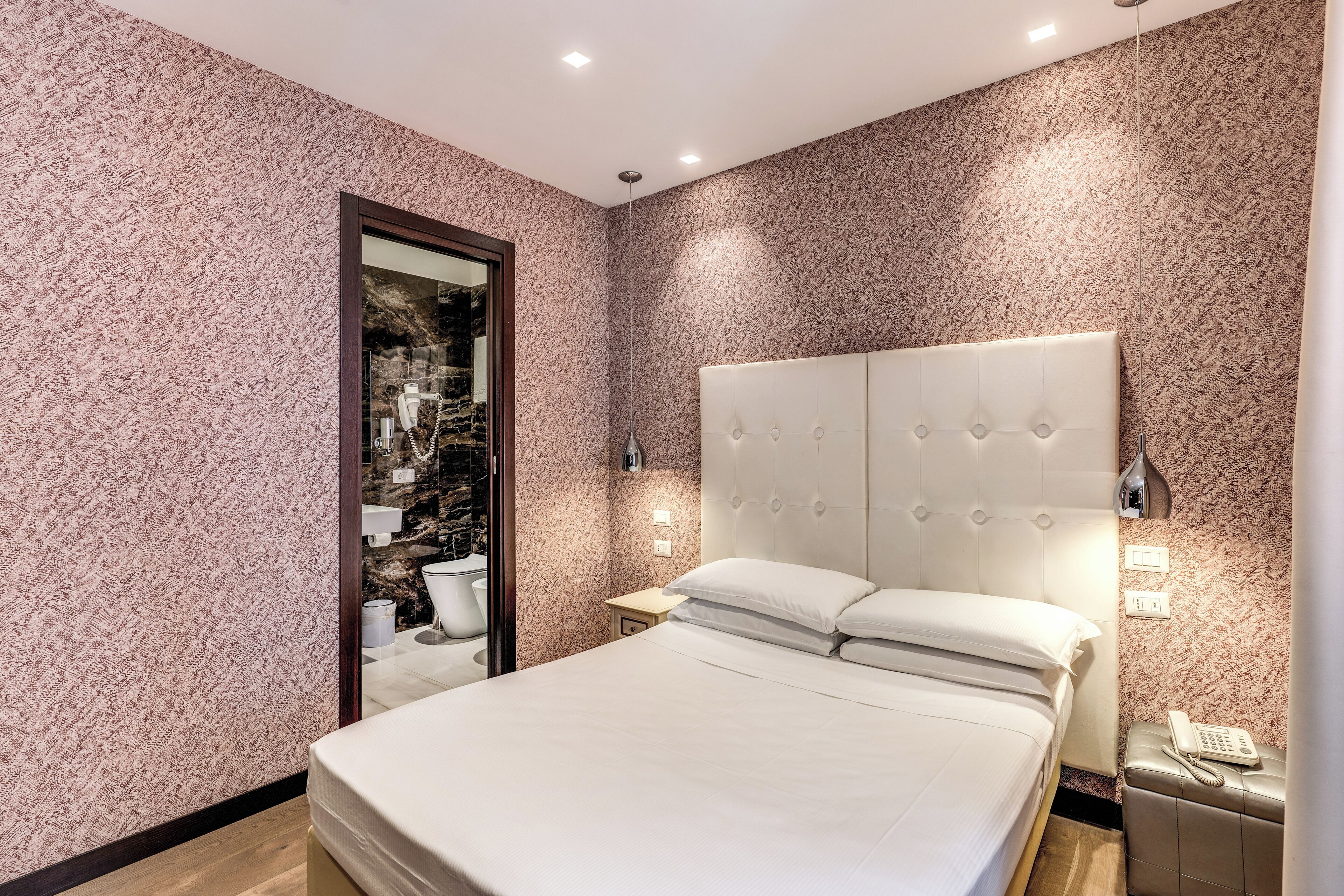 basic double room | 1 bedroom, premium bedding, minibar, in-room safe