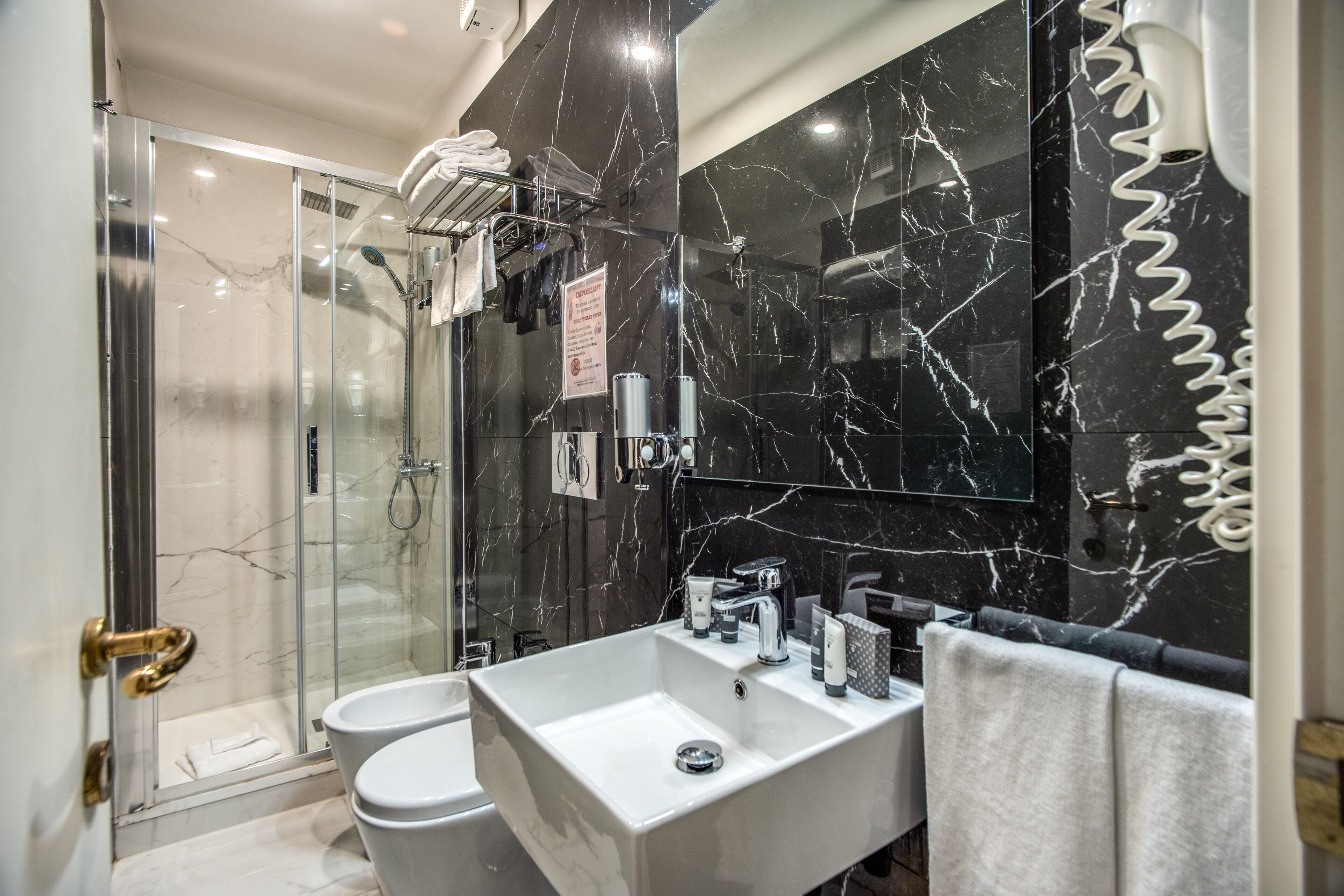 superior deluxe double or twin room | bathroom | shower, rainfall showerhead, free toiletries, hair dryer