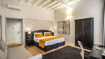 Superior Deluxe Double or Twin Room | Biancheria da letto di alta qualità, minibar, una cassaforte in camera