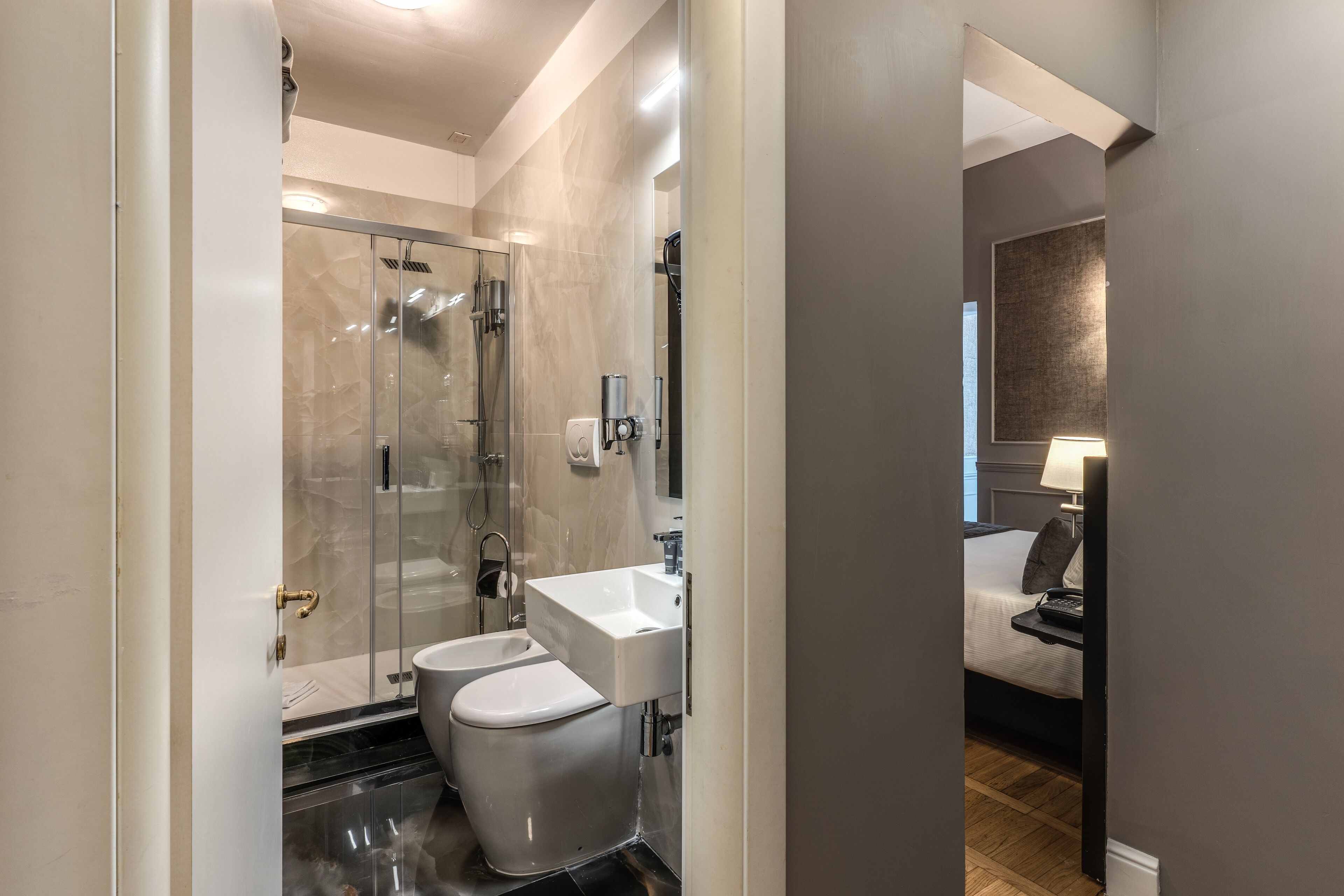 superior deluxe double or twin room | bathroom | shower, rainfall showerhead, free toiletries, hair dryer