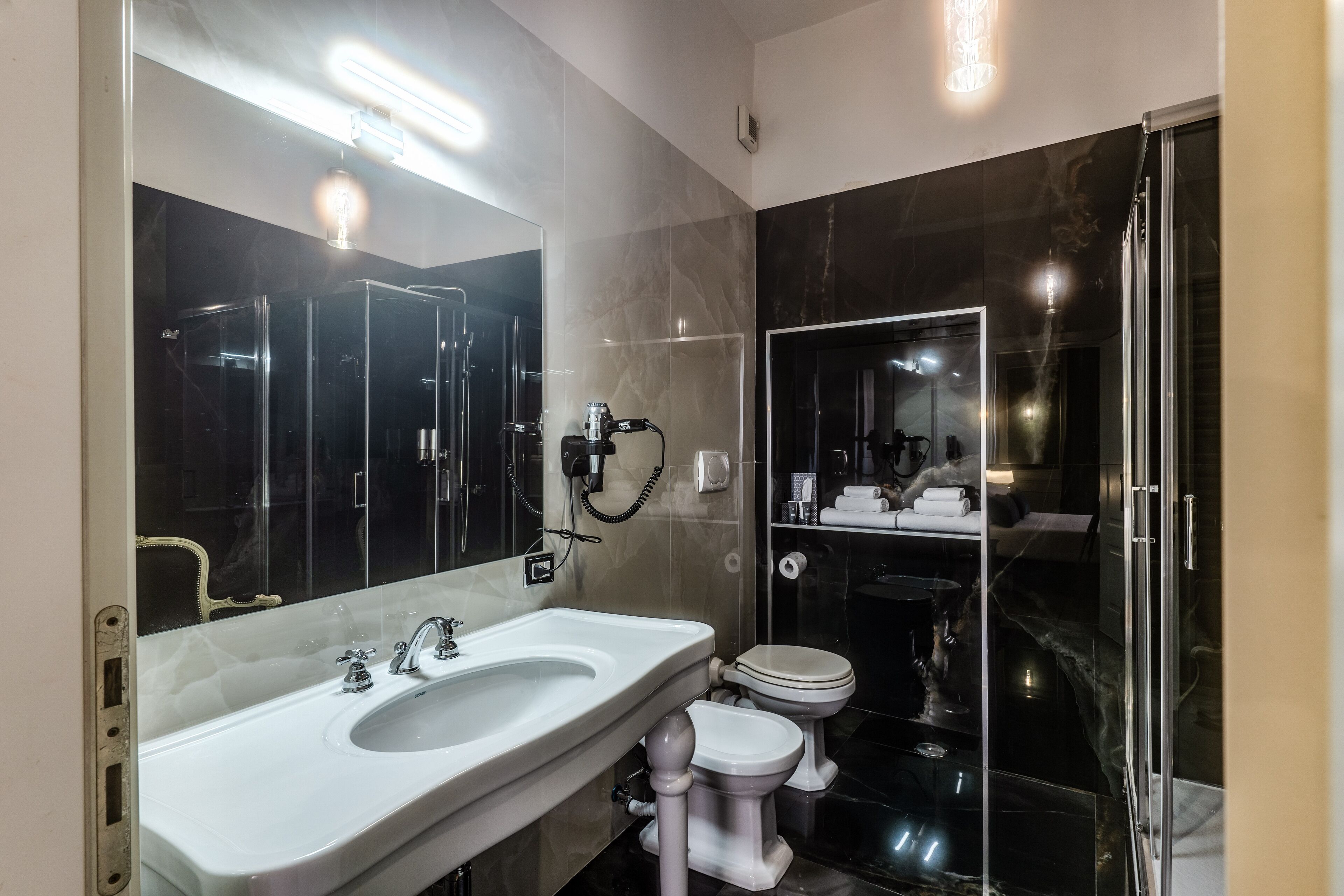 superior deluxe double or twin room | bathroom | shower, rainfall showerhead, free toiletries, hair dryer