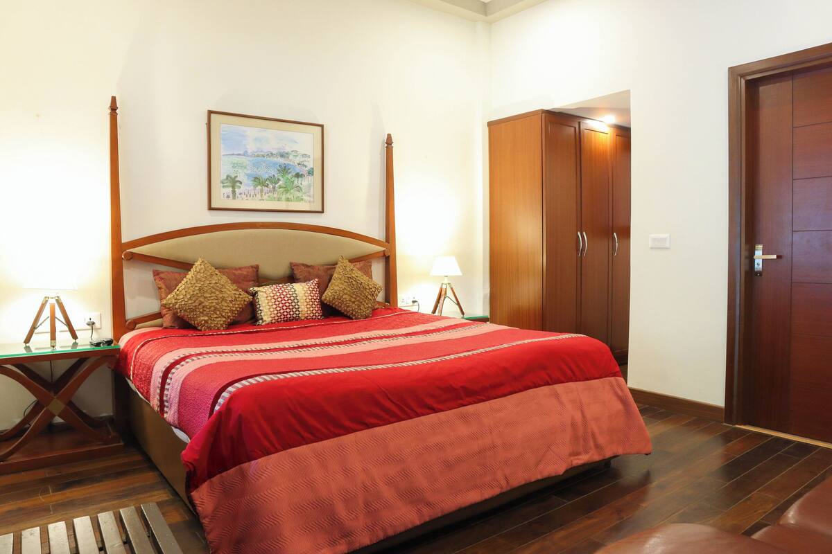 Free WiFi, bed sheets, wheelchair access