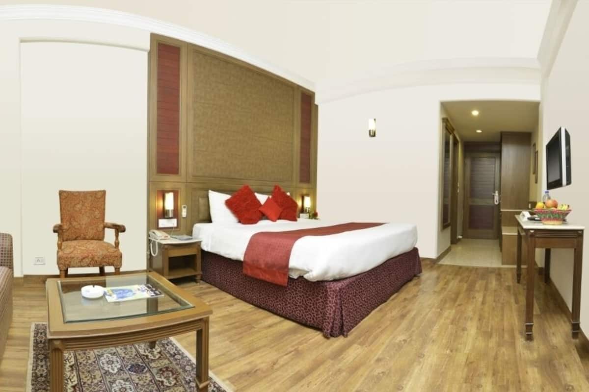 Free WiFi, bed sheets, wheelchair access
