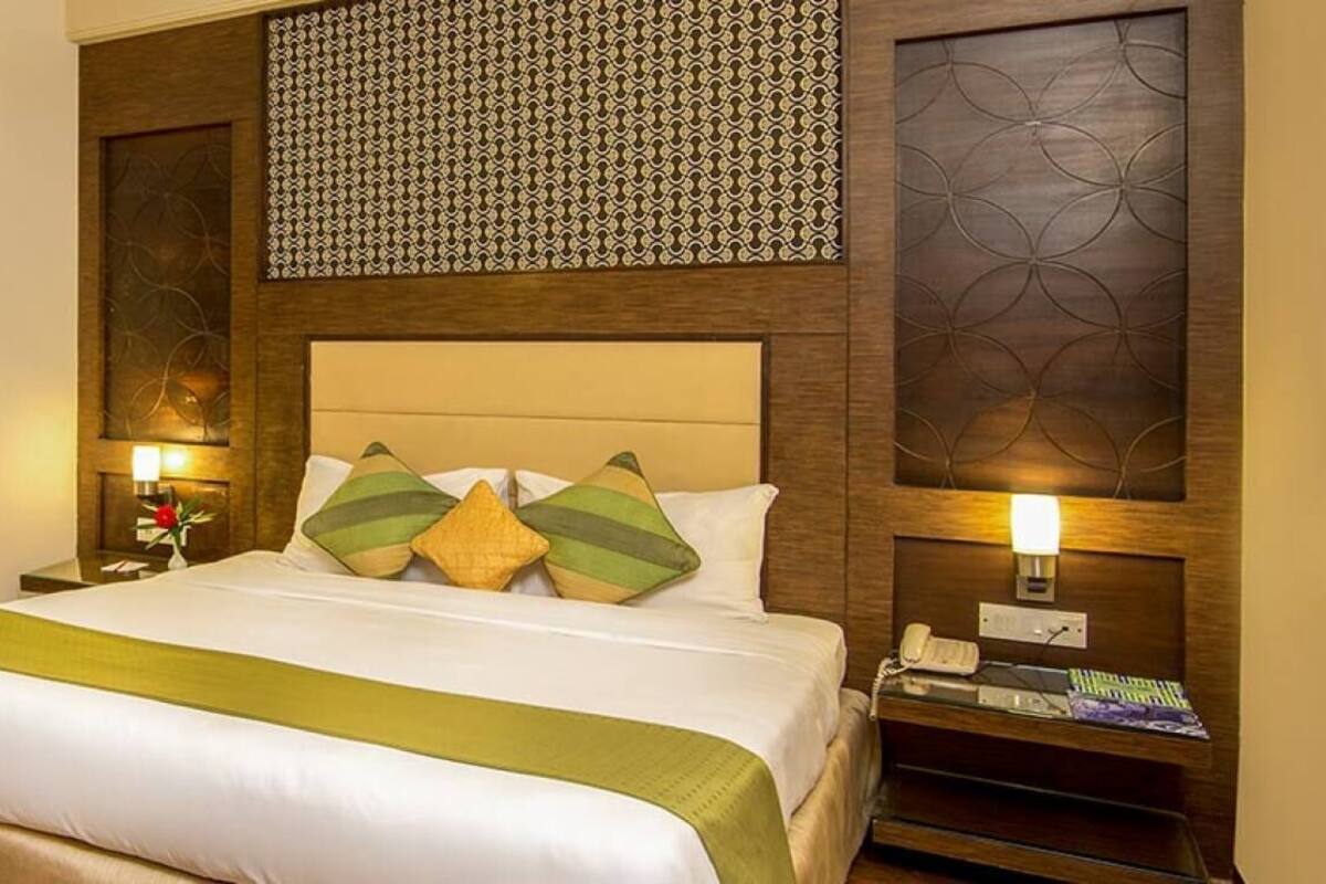 Free WiFi, bed sheets, wheelchair access