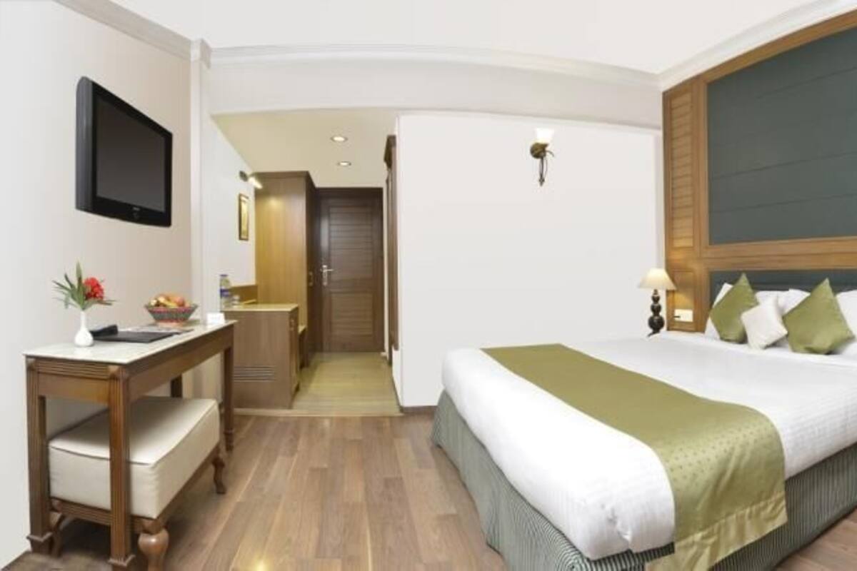 Free WiFi, bed sheets, wheelchair access