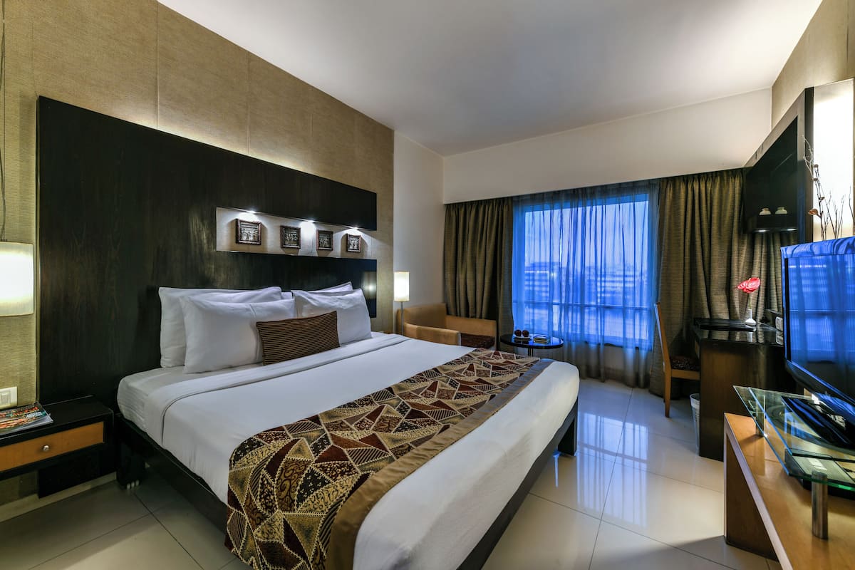 1 bedroom, premium bedding, minibar, in-room safe
