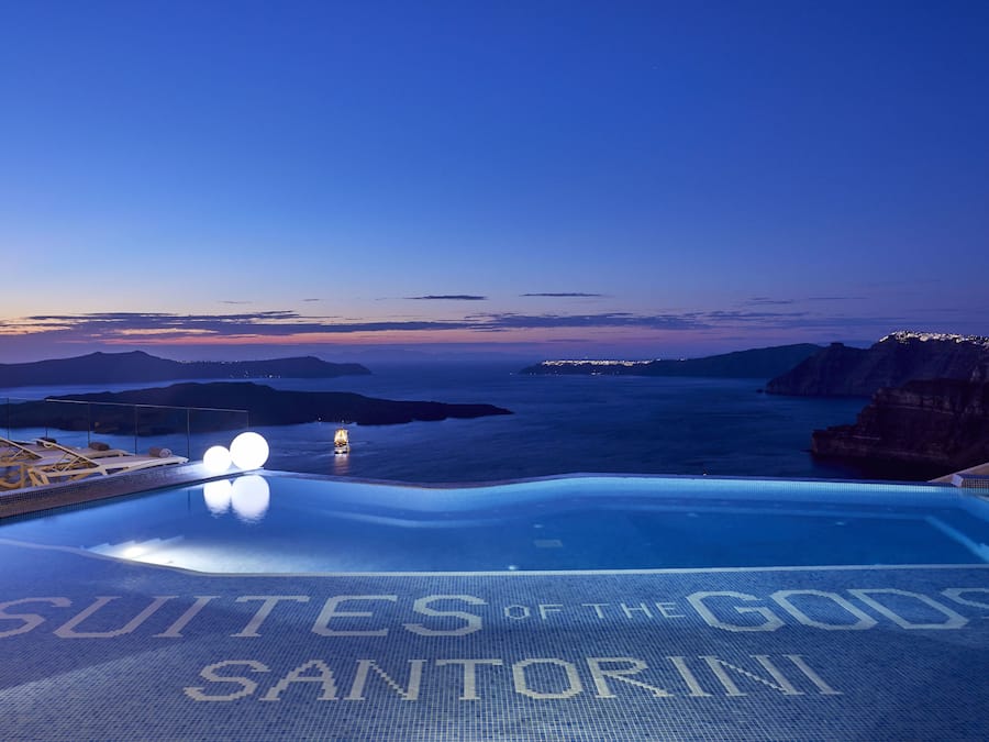 Piscine extérieure (ouverte en saison), cabanons gratuits