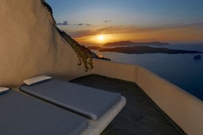 Gods Divine Suite indoor pool with hot tub and Caldera View | Terrace/patio