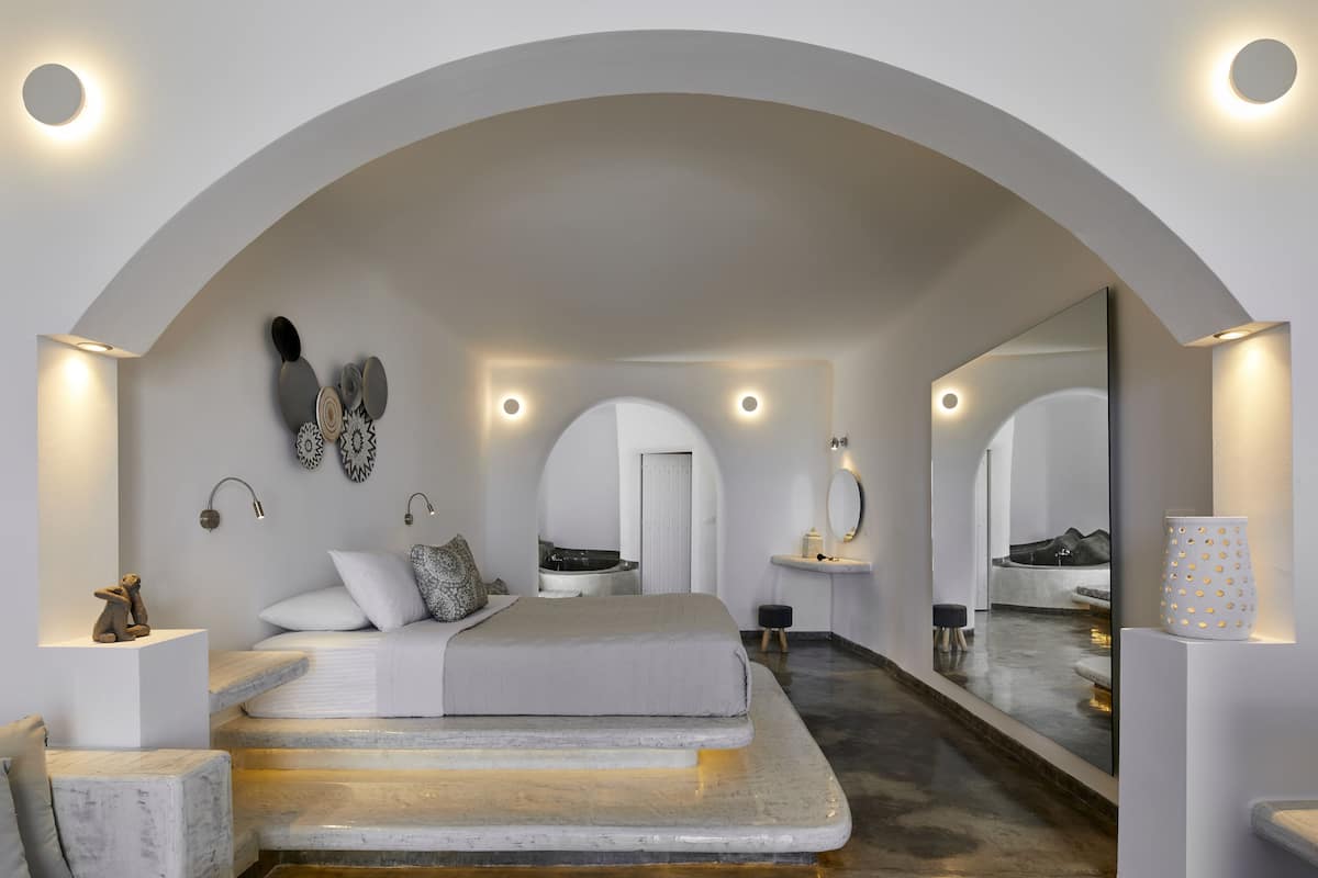 Elegant Suite Caldera View | Literie de qualité supérieure, coffres-forts dans les chambres