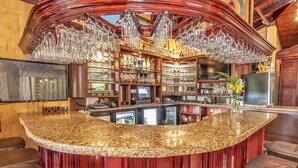 Bar (trong khuôn viên)