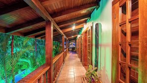 Hiên