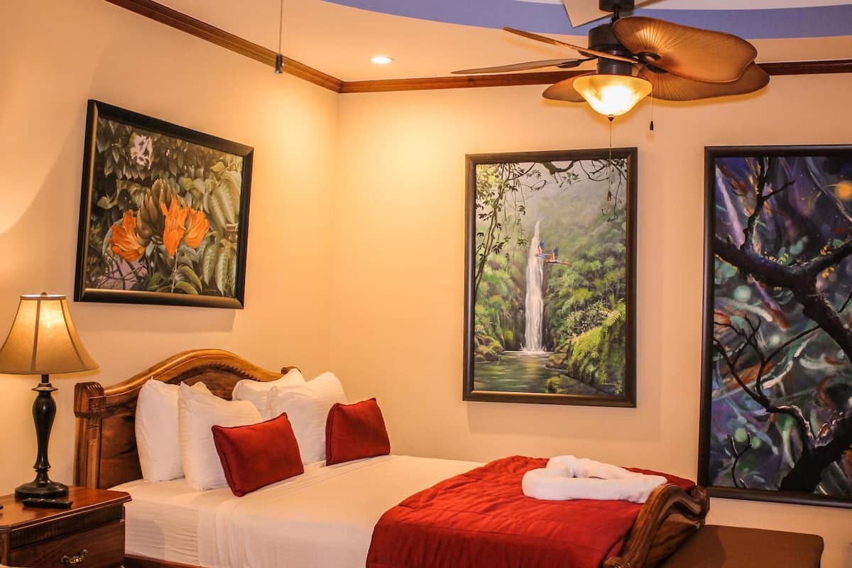 Premium bedding, minibar, in-room safe, desk