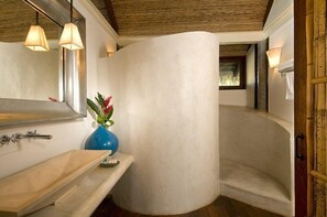 Shower, hair dryer - LAcqua Viva Resort & Spa (Nosara)