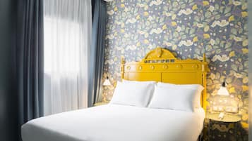 Eenvoudige tweepersoonskamer | Kameruitzicht