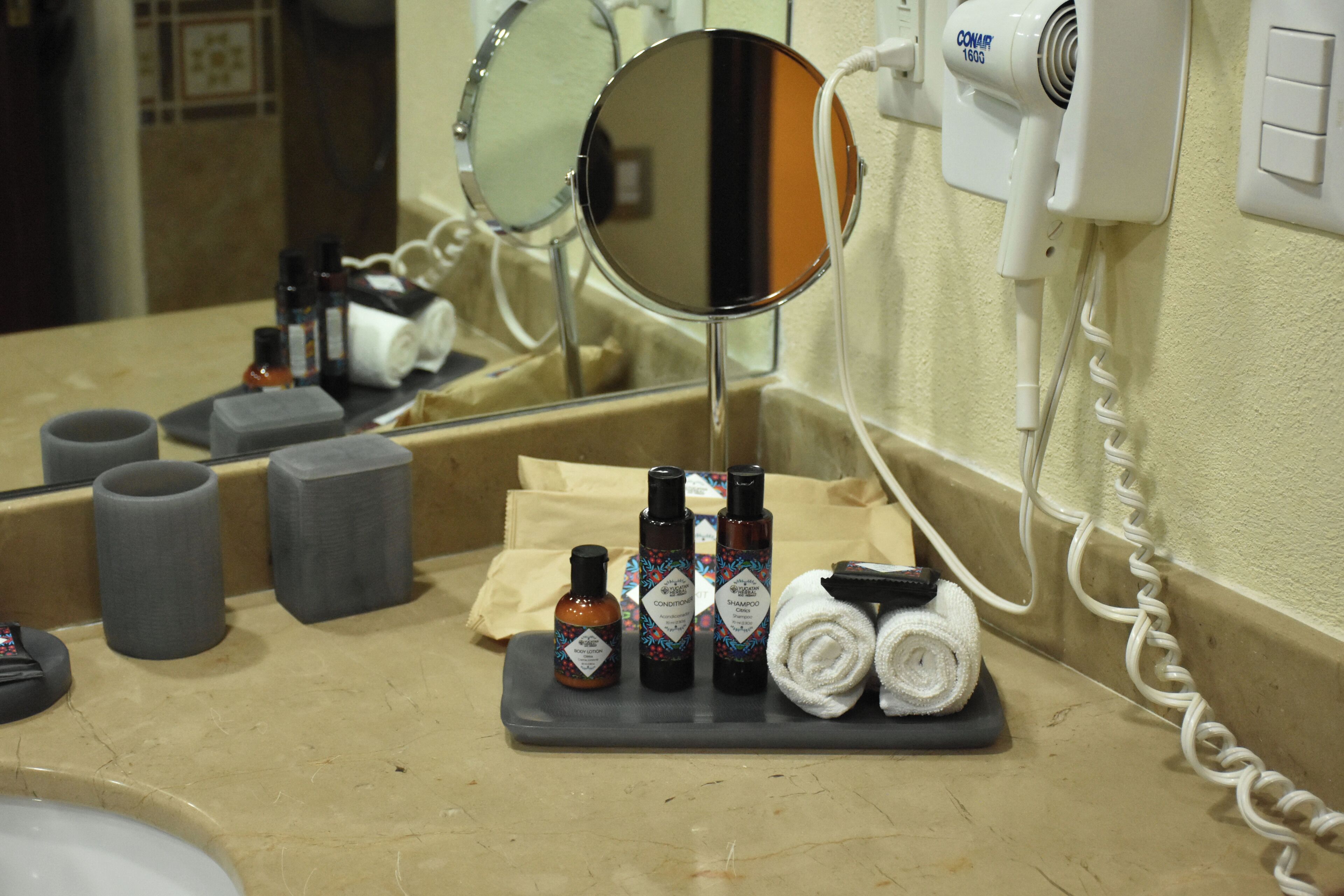 shower, rainfall showerhead, free toiletries, hair dryer