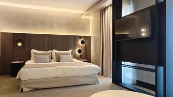 Minibar, in-room safe, iron/ironing board, alarm clocks