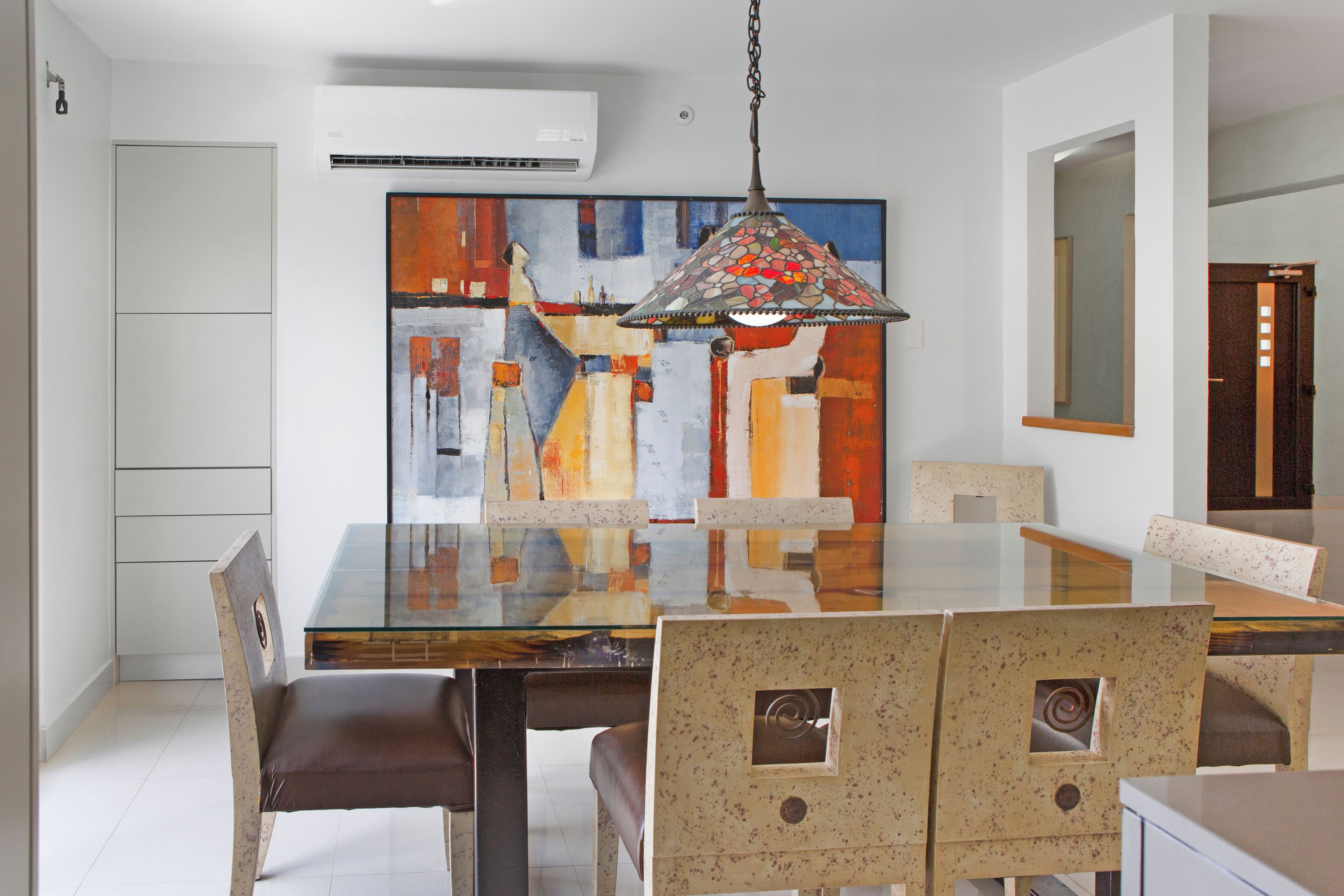 Penthouse Suite, 2 Kings 1 Queen | Dining room