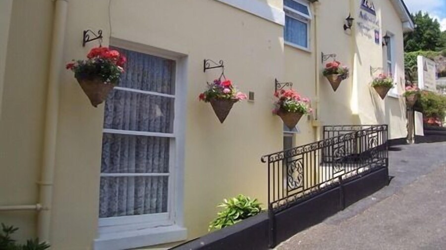 Ashwood Grange Hotel - B&B