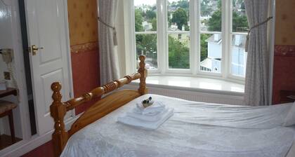 Ashwood Grange Hotel - B&B