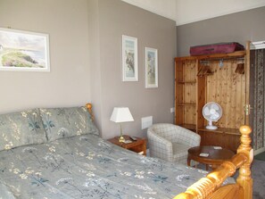 Standard Double Room, Ensuite, Garden View | Hypo-allergenic bedding, desk, iron/ironing board, free WiFi - Ashwood Grange Hotel - B&B (Torquay)