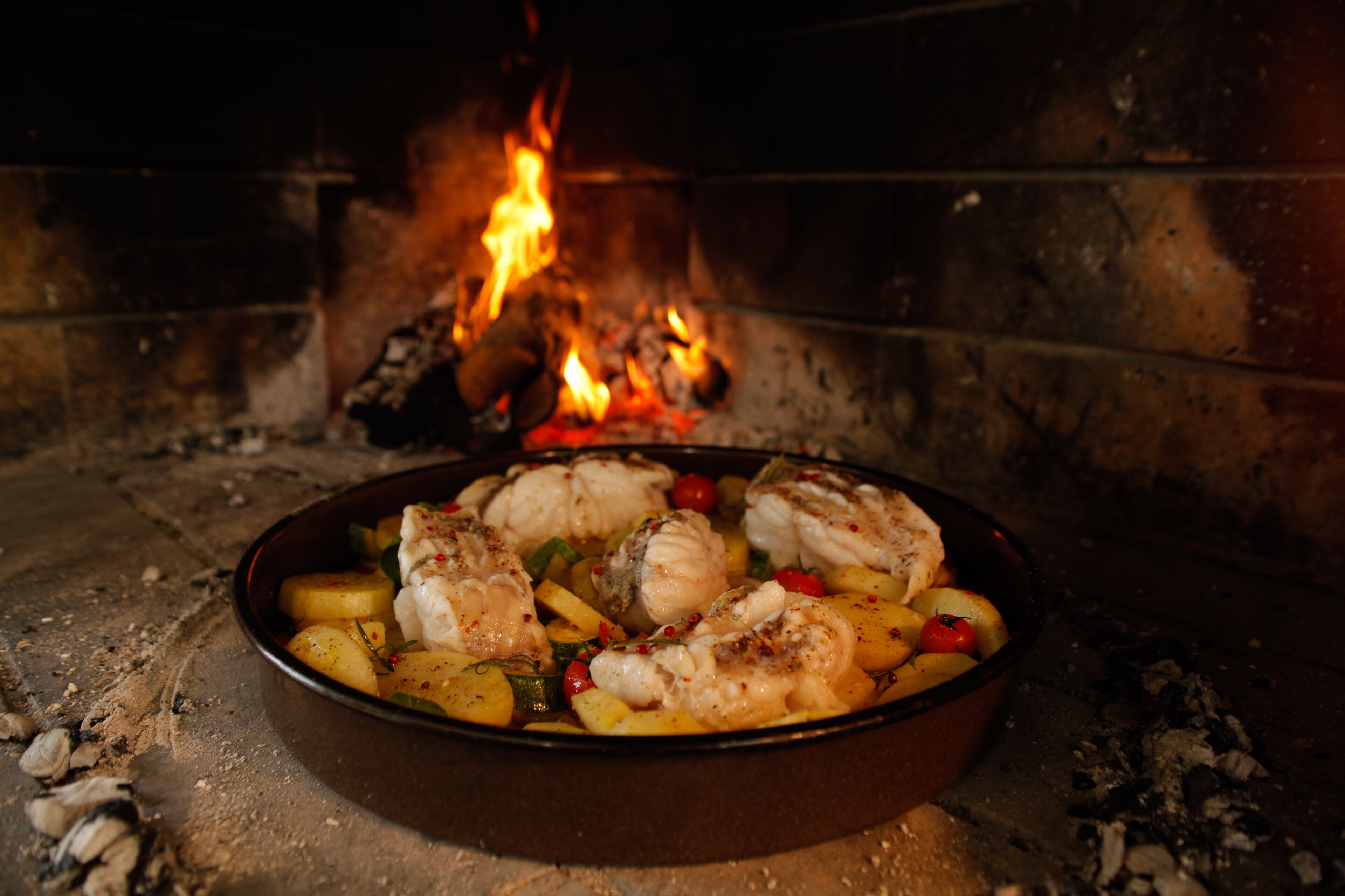 breakfast and dinner served, international cuisine