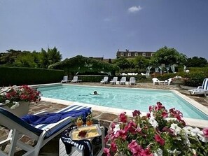 Outdoor pool - Hostellerie Saint Jacques (Saint-Saud-Lacoussiere)