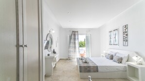 Interior - Keti Kapri Studios (Naxos)