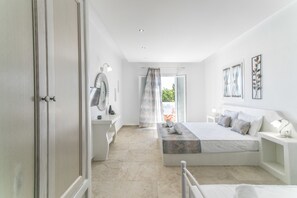 Interior - Keti Kapri Studios (Naxos)