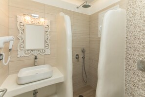 Studio (4 Adults) | Badezimmer