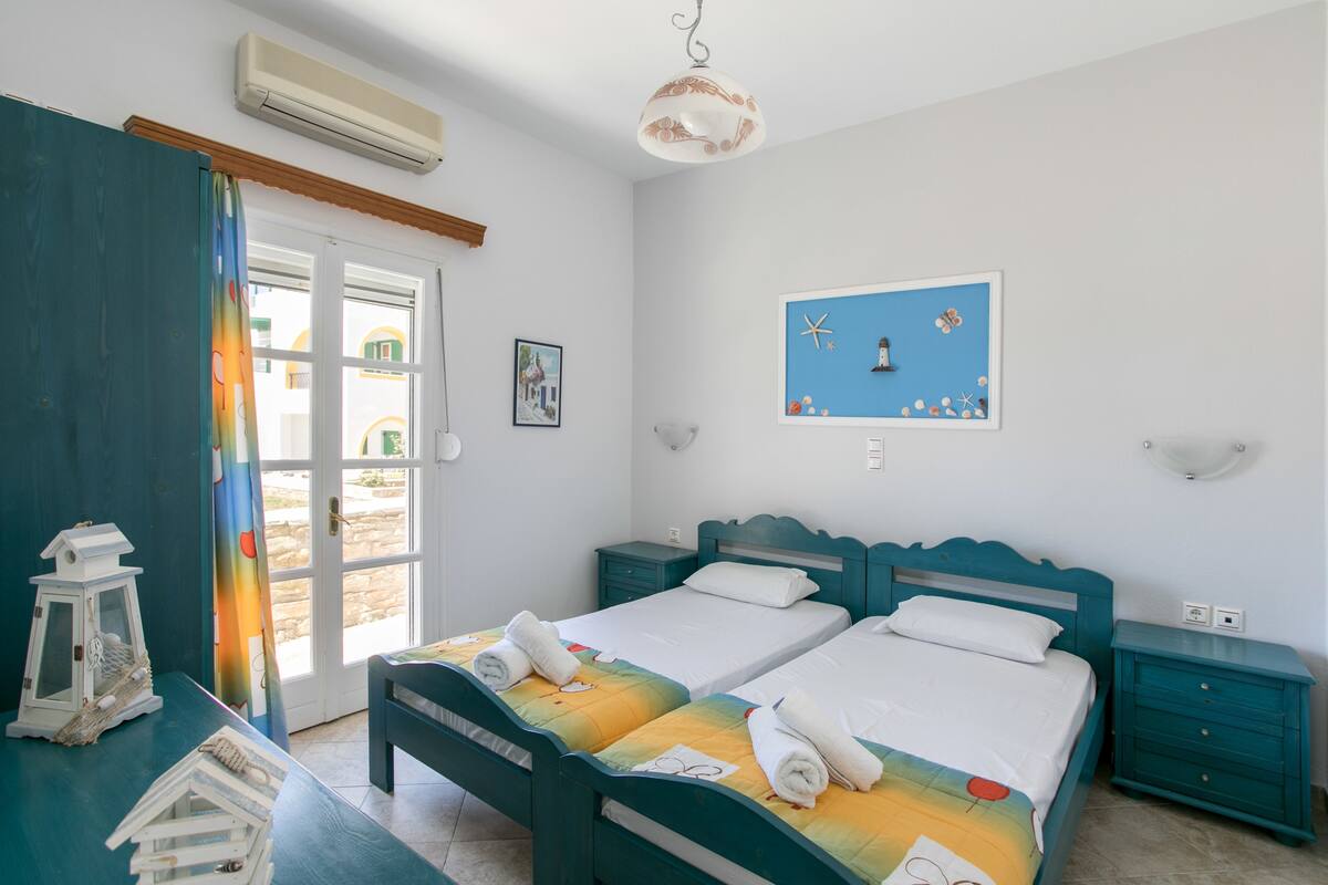 Apartment, 2 Bedrooms | In-room safe, soundproofing, free WiFi, bed sheets