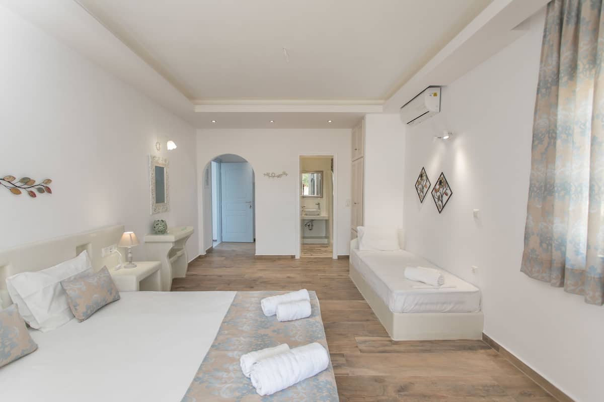 Studio (3 Adults) | 2 kamar tidur, brankas, kedap suara, dan Wi-Fi gratis