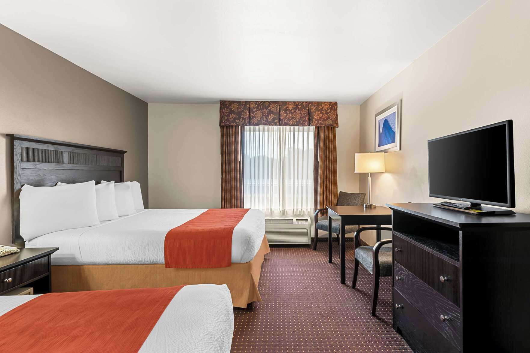 Pillowtop beds, in-room safe, desk, iron/ironing board