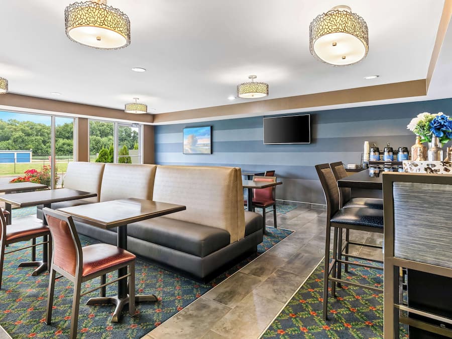 Free daily full breakfast