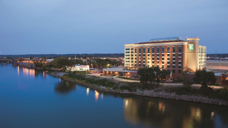 Embassy Suites by Hilton E Peoria Riverfront Conf Center