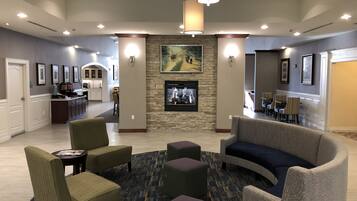 Área de estar no saguão