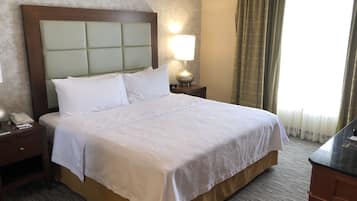 Suite, con acceso para personas discapacitadas, para no fumadores | Cortinas blackout, tabla de planchar con plancha y camas extra gratis