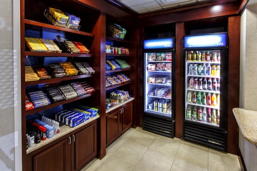 Hampton Inn & Suites Staten Island