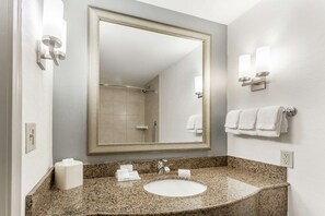 Bathroom shower - Hilton Garden Inn Albany/SUNY Area (Albany)