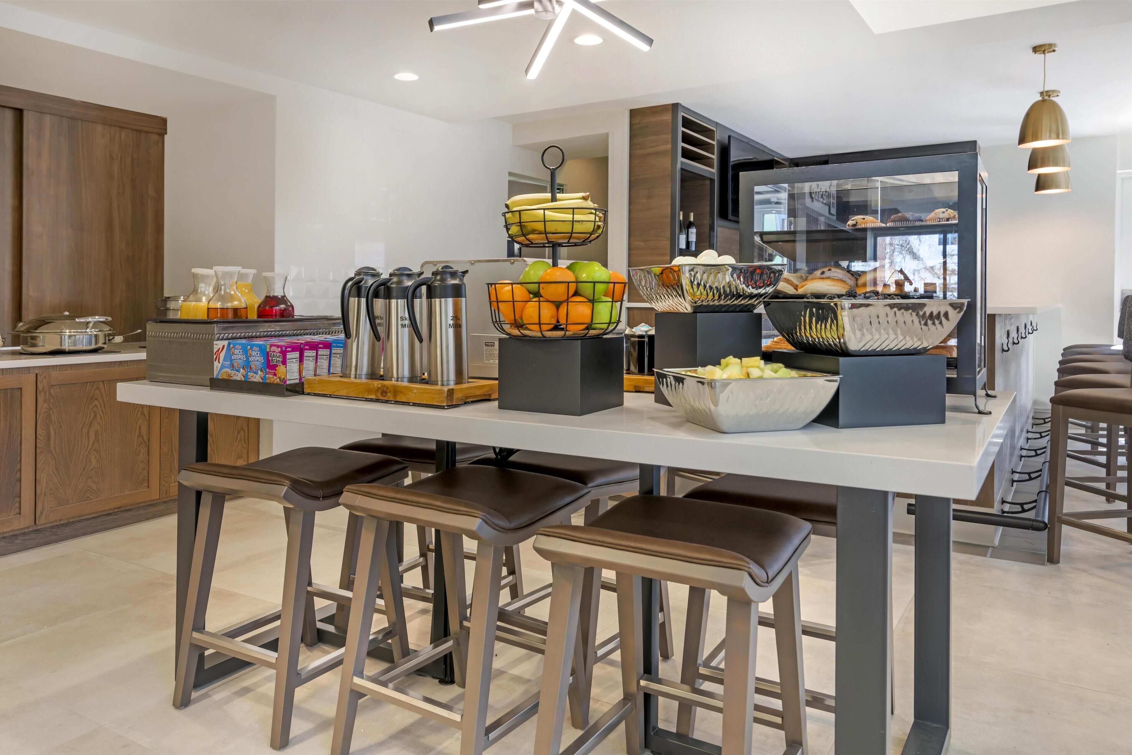 Daily buffet breakfast (USD 10 per person)