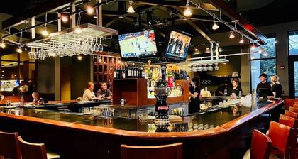 Holiday Inn Bloomington-Airport by IHG