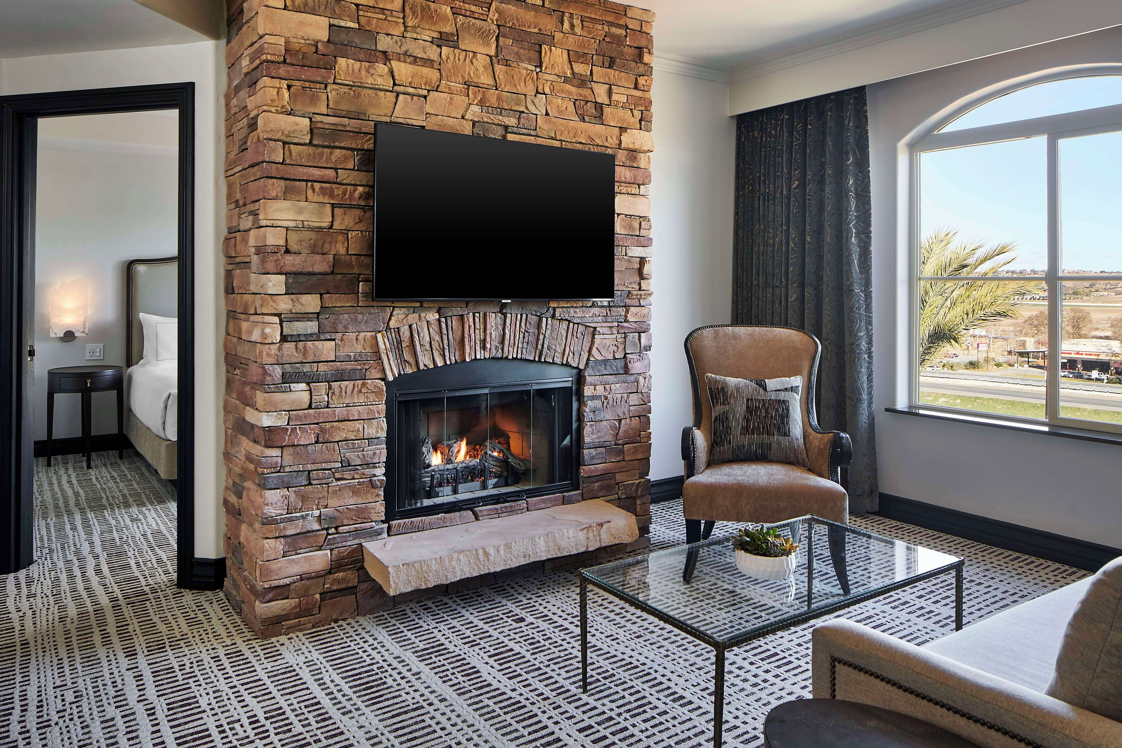 suite, 1 bedroom | living area | plasma tv, ipod dock, first-run films, mp3 dock